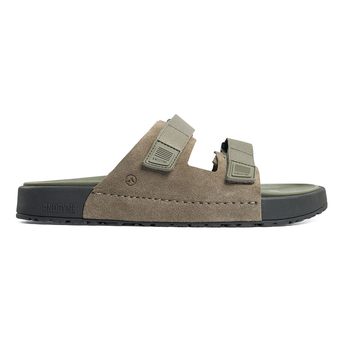 Nr. 70 Männer zwei Sandalen