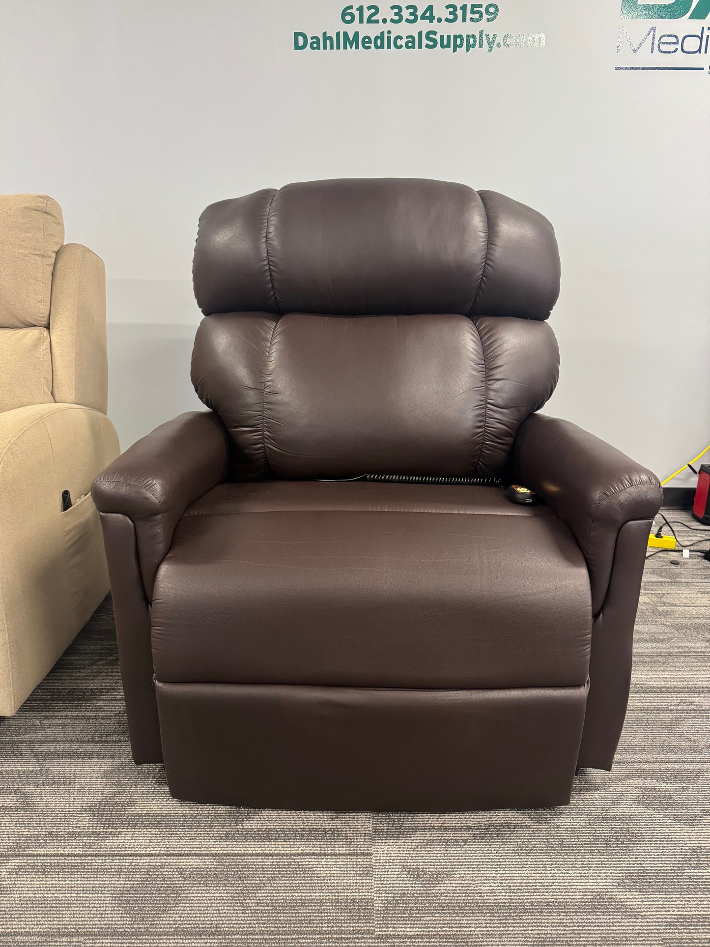 Golden Comforter PR531-T28 Hoch-/Wide Lift Chair - VERWENDET